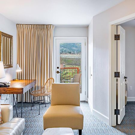 แอชแลนด์ ฮิลล์ โฮเทล แอนด์ สวีท Hotel ภายนอก รูปภาพ