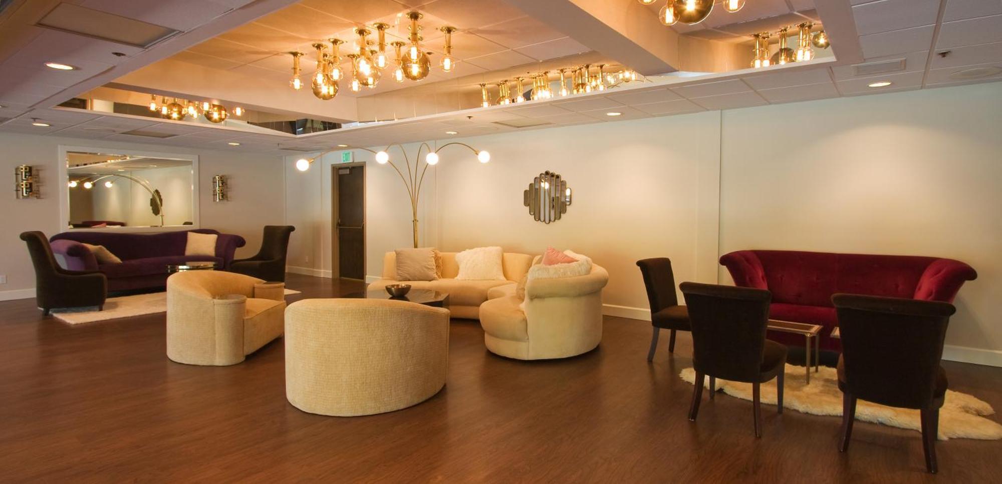 แอชแลนด์ ฮิลล์ โฮเทล แอนด์ สวีท Hotel ภายนอก รูปภาพ